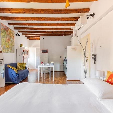 Apartmán Monolocale Sui Tetti Di Bologna - Via Indipendenza Exteriér fotografie