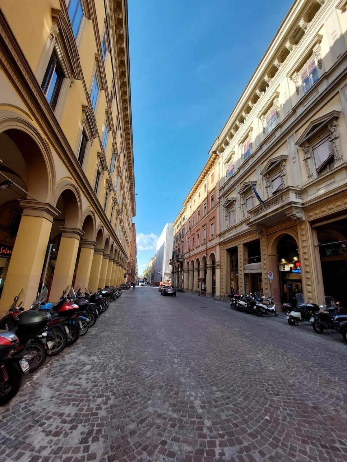 Apartmán Monolocale Sui Tetti Di Bologna - Via Indipendenza Exteriér fotografie